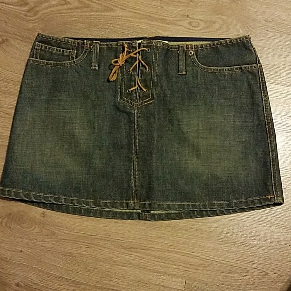 Abercrombie Jean Mini  **** NWT ****